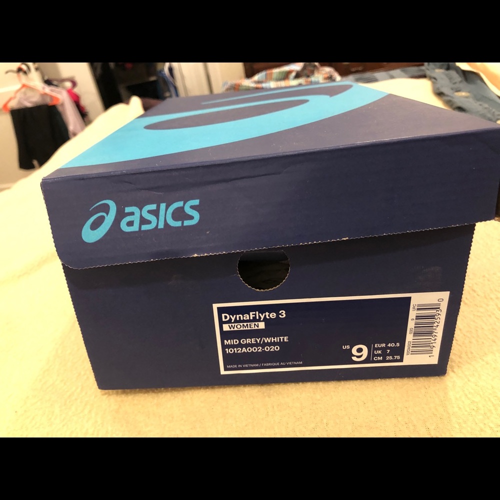 Running shoes